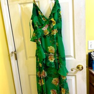 BRAND NEW green Gilli dress with yellow accents NEVER WORN size medium (about 9)